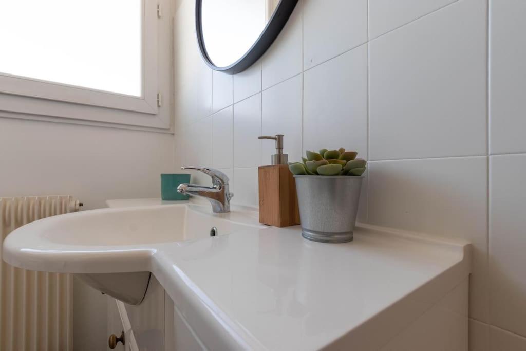 Cabana & Grand Appartement Cosy - Parking & Balcon Villefranche-sur-Saône Buitenkant foto